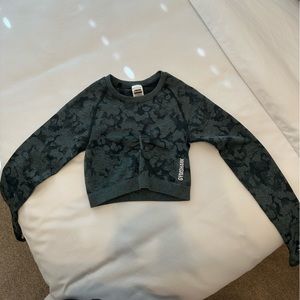 Longsleeve Gym Shark Top -Small